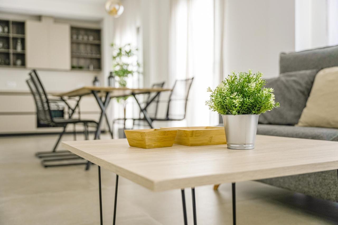 Moott Homes Suites Casa De Los Leones Apto 1 Almería Kültér fotó
